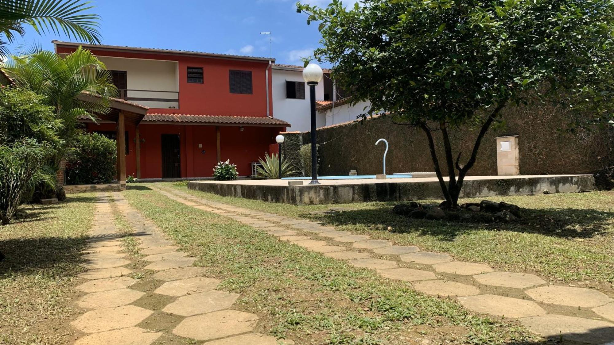 Casa Da Leo, Com Piscina Em Casa de férias